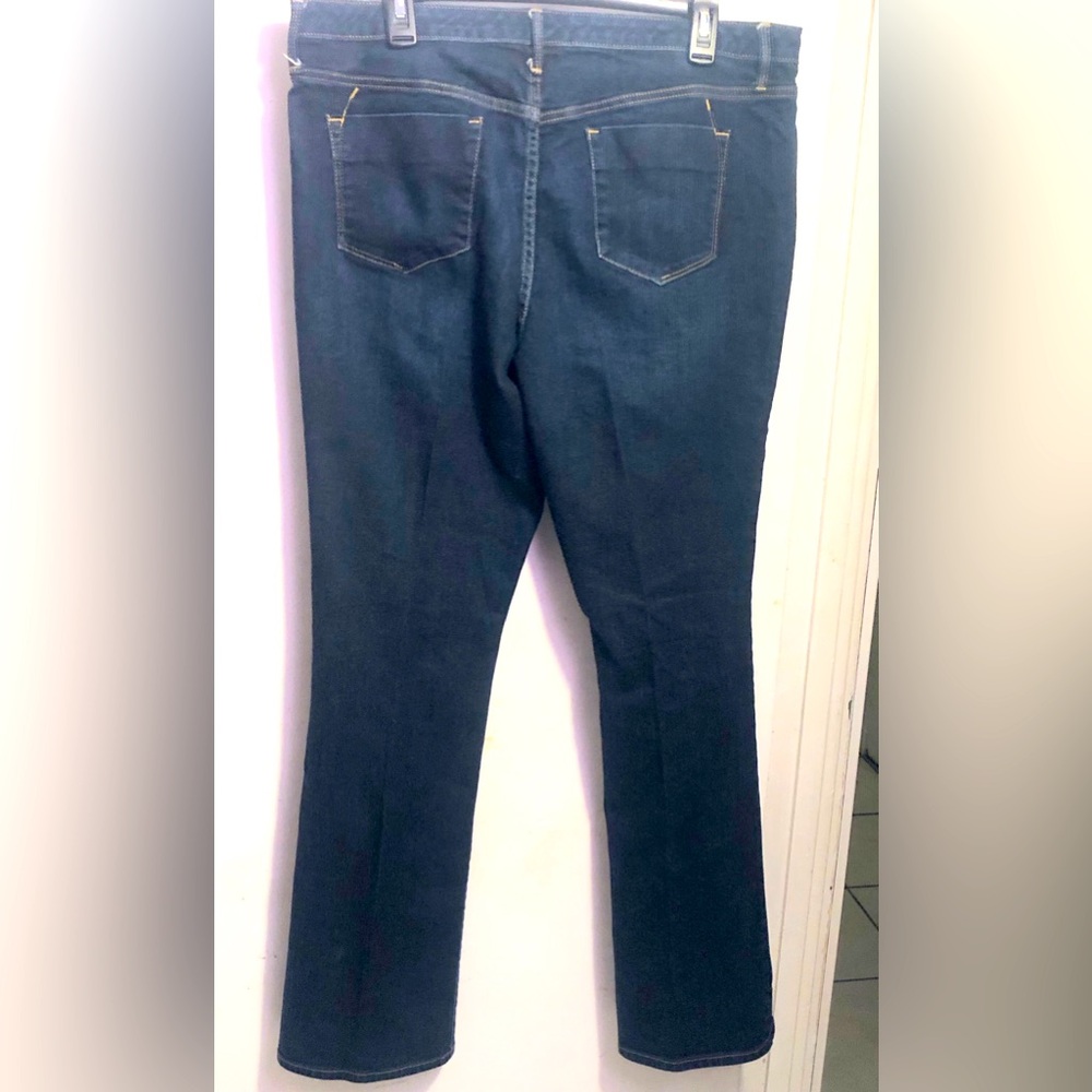 Woman’s Dark Washed Curvy Boot Cut Premium Denim Jeans - Picture 4 of 10